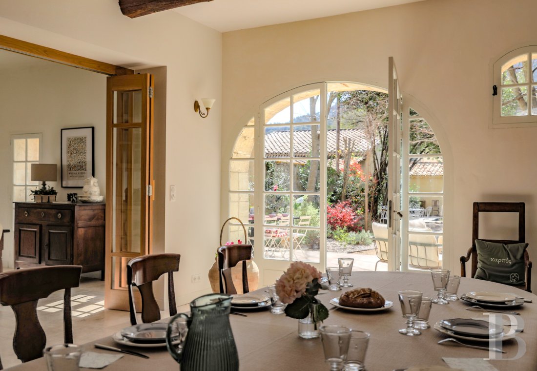 A family home with a garden in the village of Alleins, between Cavaillon and Salon-de-Provence - photo  n°6